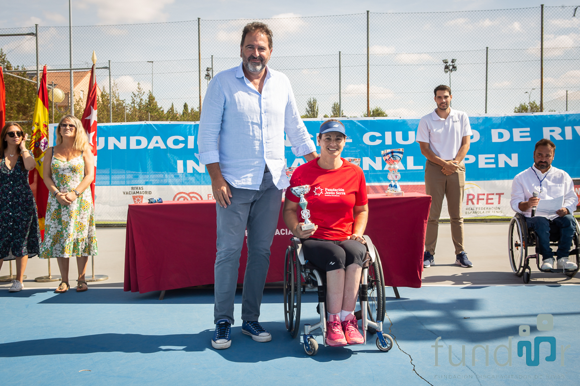 OpenRivasTSR's tweet photo. Los españoles @lolaochoaribes y @kike_siscar ganadores del VII Open Internacional '@Fundacion_ONCE - Ciudad de #Rivas' de tenis en silla de ruedas!

¡Dos grandes finales que han puesto un broche de oro a nuestro torneo! https://t.co/kvBVBLBKC2