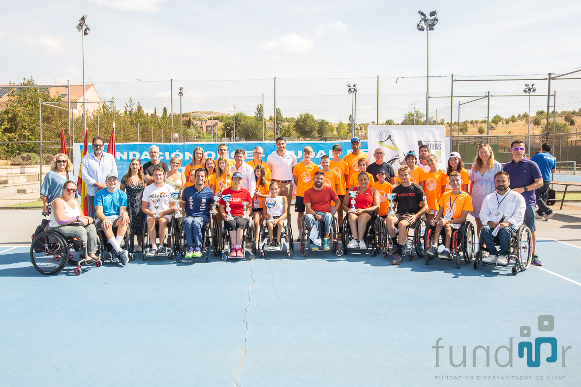 OpenRivasTSR's tweet photo. Los españoles @lolaochoaribes y @kike_siscar ganadores del VII Open Internacional '@Fundacion_ONCE - Ciudad de #Rivas' de tenis en silla de ruedas!

¡Dos grandes finales que han puesto un broche de oro a nuestro torneo! https://t.co/kvBVBLBKC2