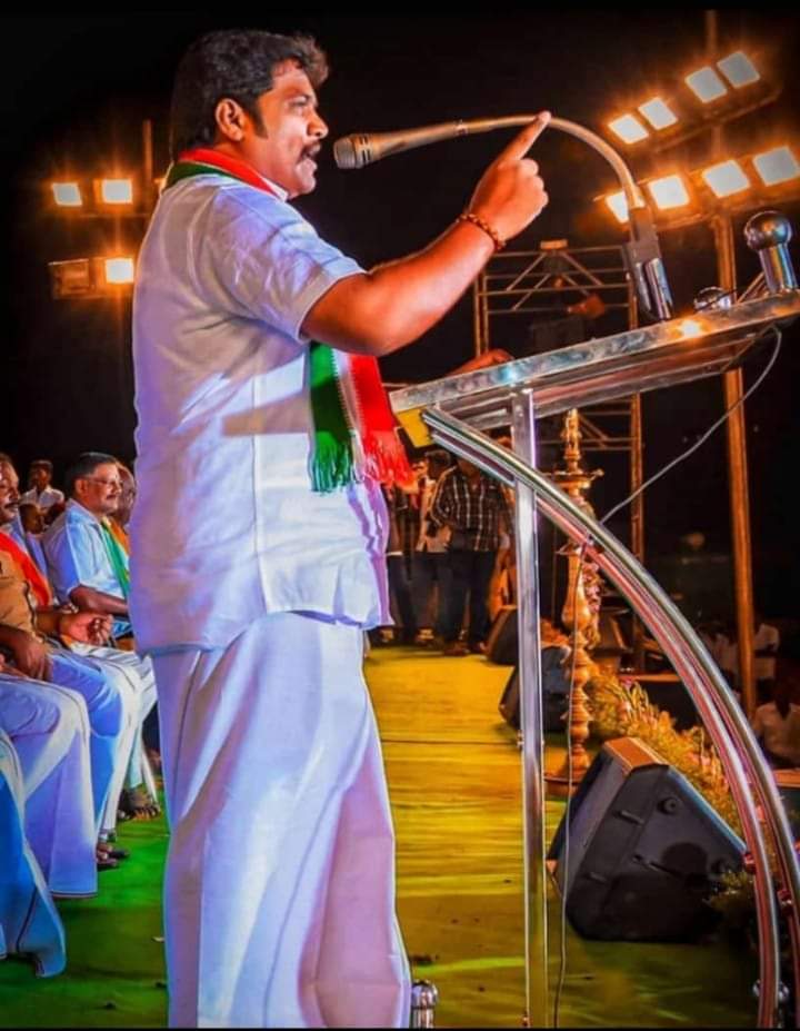 Rajakavin1417's tweet photo. #operationkongu நீங்கள் கை காட்டும் திசையில் நம்ம வெற்றி பயணம் தொடரட்டும் கரூர் மாவட்ட புதிய திராவிட கழகம் https://t.co/Z2YgHxlZI9