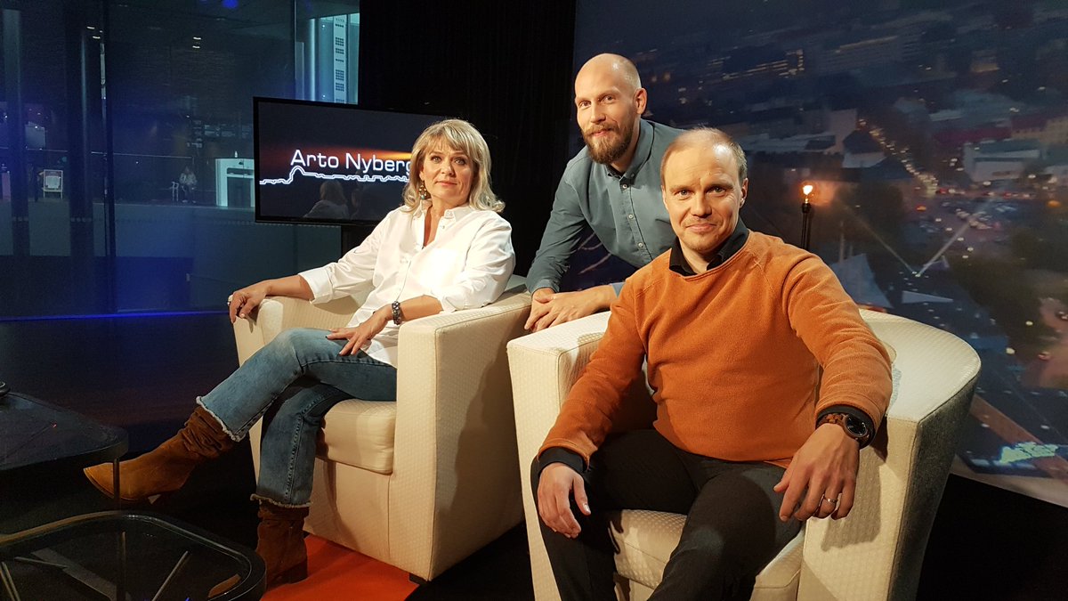 LAkimof's tweet photo. @artonyberg klo 1845: Pirkko Hämäläinen, Niko Vuorinen ja Jarkko Lahti @YleTV1 ja @yleareena https://t.co/UHWpAZyH0v