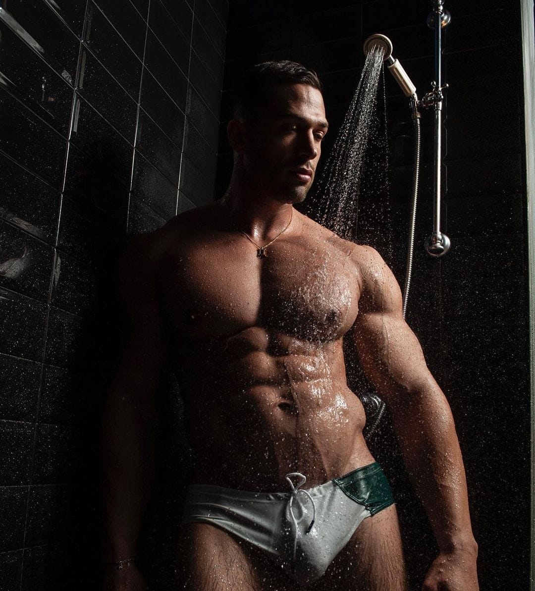 ZeeprukP's tweet photo. #gaypride #gaymodels https://t.co/vkNx9n6QOz