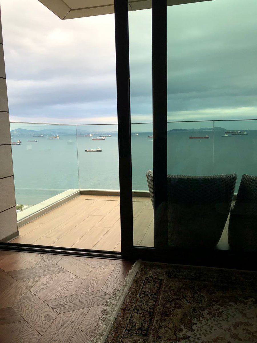 charmsbur's tweet photo. ♥️🌧 https://t.co/lqSnSg4P4n