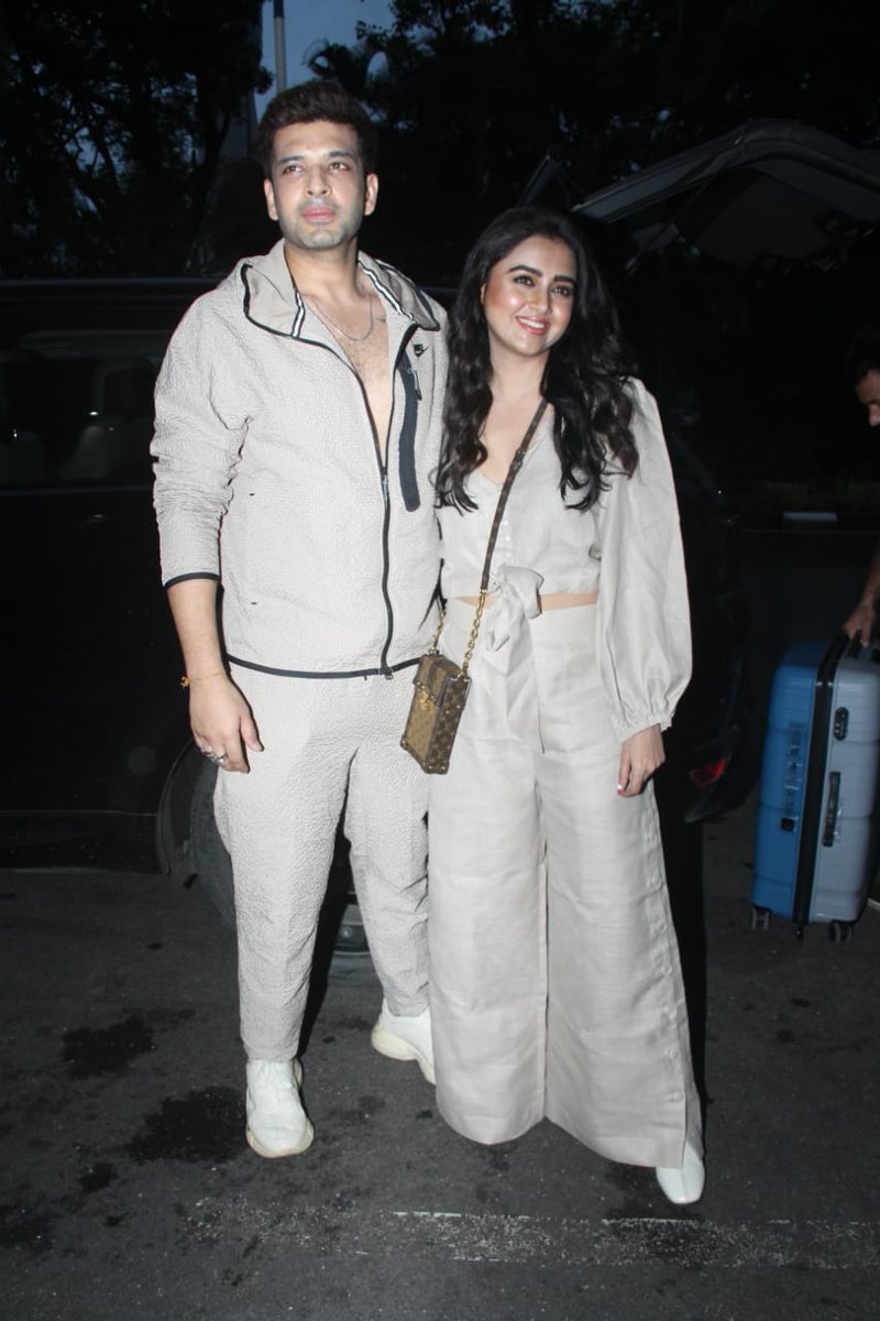 htcity's tweet photo. Putting some #TejRan goodness on your tl! What do you think about their twinning outfits? 

Image credit: Yogen Shah

#TejasswiPrakash #KaranKundrra #TejRanFam #Tejatroops #Kksquad https://t.co/RSXudco1bI