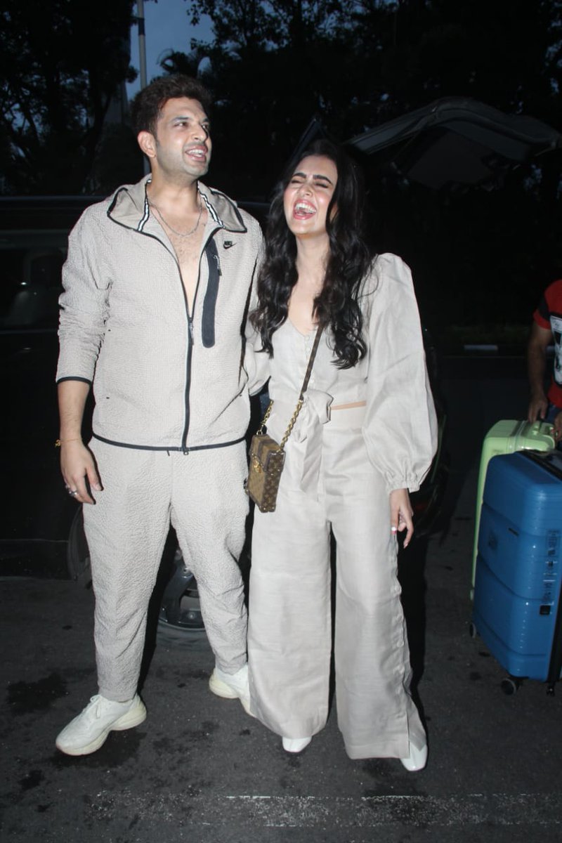 htcity's tweet photo. Putting some #TejRan goodness on your tl! What do you think about their twinning outfits? 

Image credit: Yogen Shah

#TejasswiPrakash #KaranKundrra #TejRanFam #Tejatroops #Kksquad https://t.co/RSXudco1bI