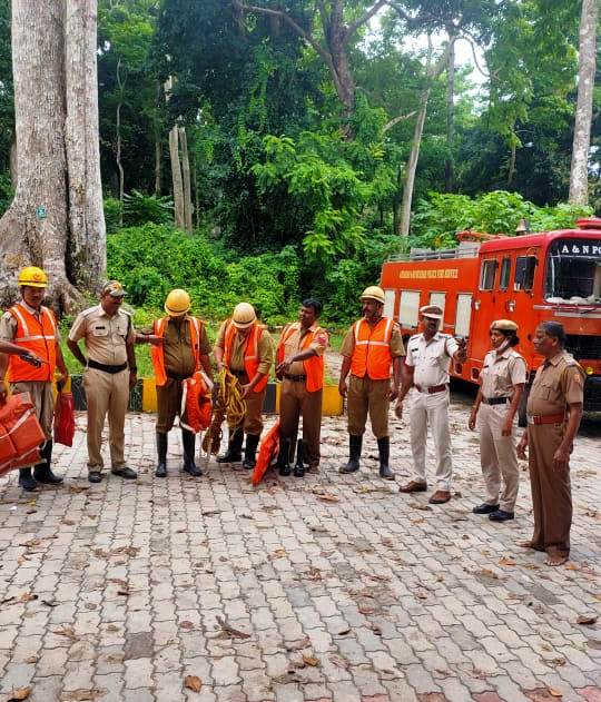 FireService_ANP's tweet photo. Joint #MockDrill was conducted by #FSShaheedDweep &amp; #PSShaheedDweep at Sunset Point,Shaheed Dweep on 18/9/22.Fire &amp; Police Teams participated in the exercise &amp; demonstrated Rescue operations during drowning emergency situation followed by #firstaid &amp; #CardioPulmonaryResuscitation https://t.co/L18WUkJGkm