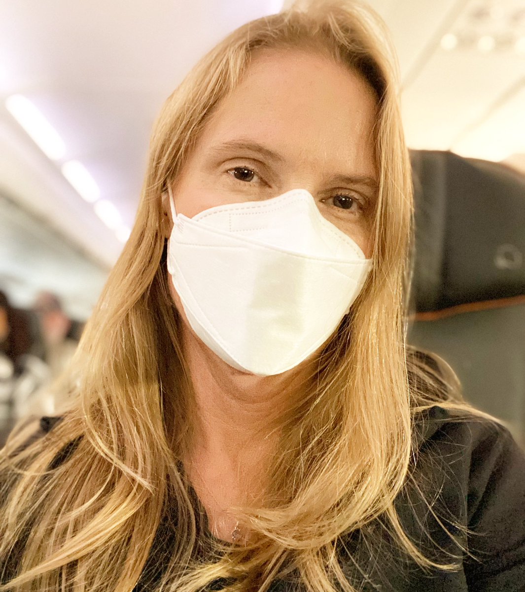 JulesDeep's tweet image. First trip to LaLa land since January 2020! Looking forward to sunshine, science, &amp;amp; seeing old friends!
#labound #fly #sky #sun #science