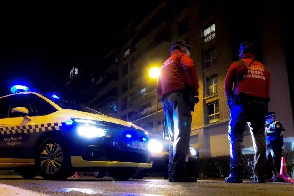 🔴 Una mujer sufre una agresión sexual este sábado en #Pamplona

El Ayuntamiento de la capital navarra ha emitido una declaración institucional en la que todos los grupos políticos condenan y rechazan lo ocurrido.

navarratelevision.es/Noticia/Z2ACEC…