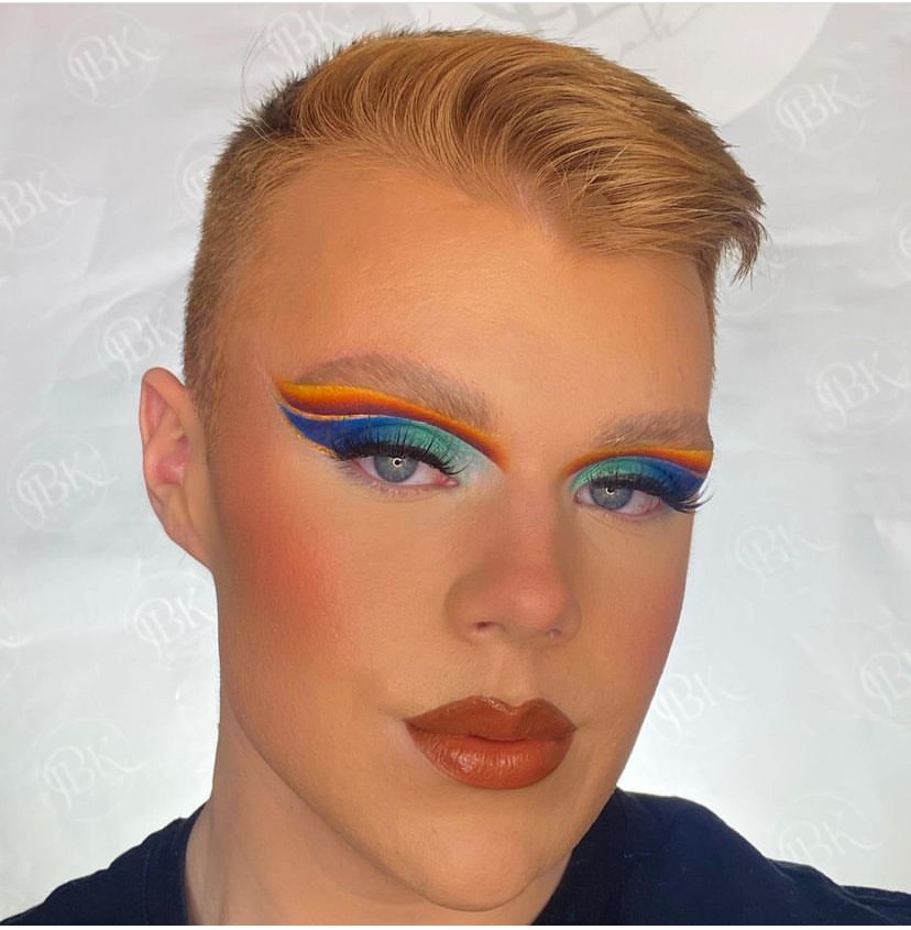 TRNDBTY's tweet image. How gorge is this colourful look by @jbk.makeup ?!🤩

Jamie used P.Louise base for this eye look!💗

*Save for makeup inspo*

#trndbty #makeup #plouisebase #makeupinspo #colourfulmakeup