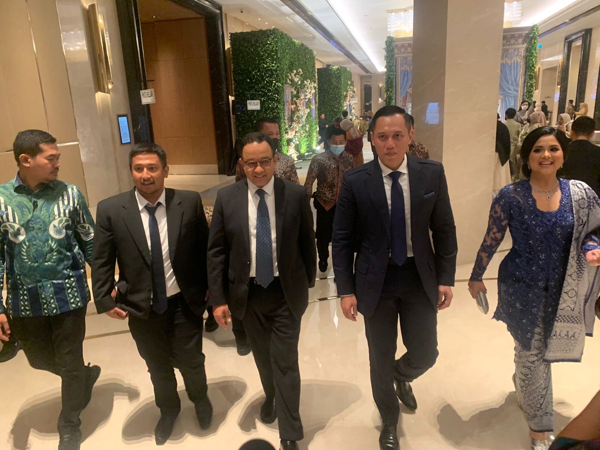 RAMujiyono's tweet photo. Sering jumpa dalam setiap kesempatan, secara kebetulan.
Tanda tanda alam atau #SemestaMenuntun ? https://t.co/xm2B3bkRCS