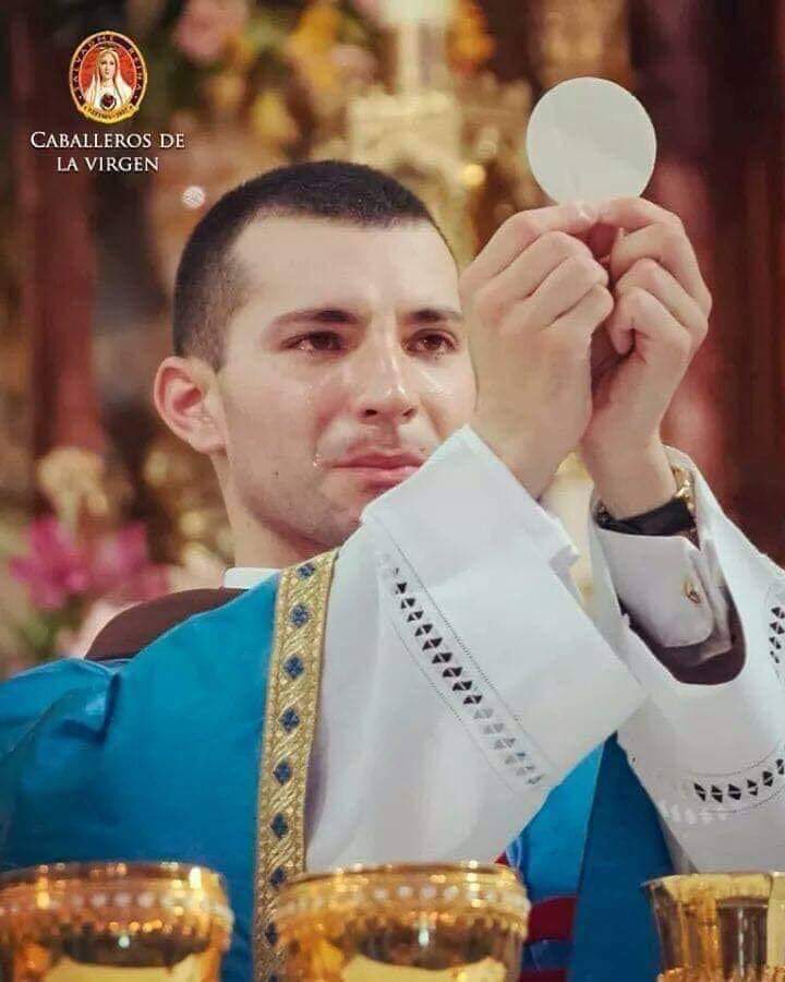 Sachinettiyil's tweet photo. Remember to attend a Holy Mass today on Sunday. https://t.co/3il8xUZLkk