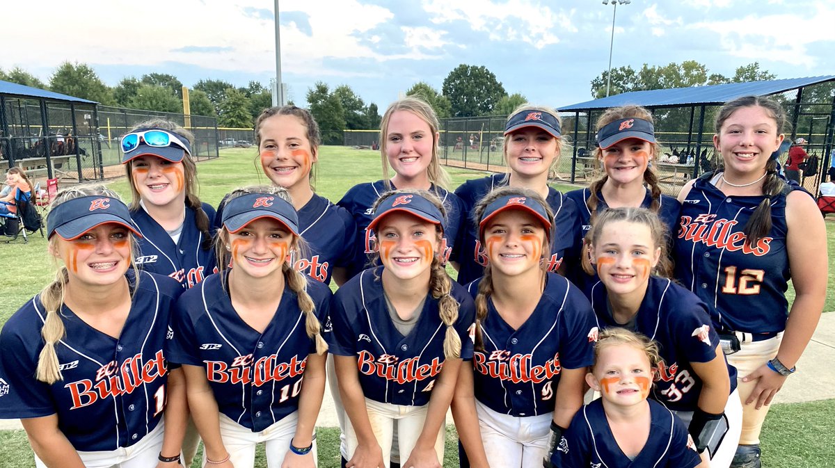 Ayla2027's tweet photo. My teammates and I went 4-0 yesterday @USASoftball Fall National Qualifier. I went 5 for 8 at the plate with a HR as well. We make a run for the championship today in Day 2 at 1pm. @EastCobbBullets @ECBulletsLowe @PeytonHendrix33 @LegacyLegendsS1 @ExtraInningSB https://t.co/tTKF4FoNhk
