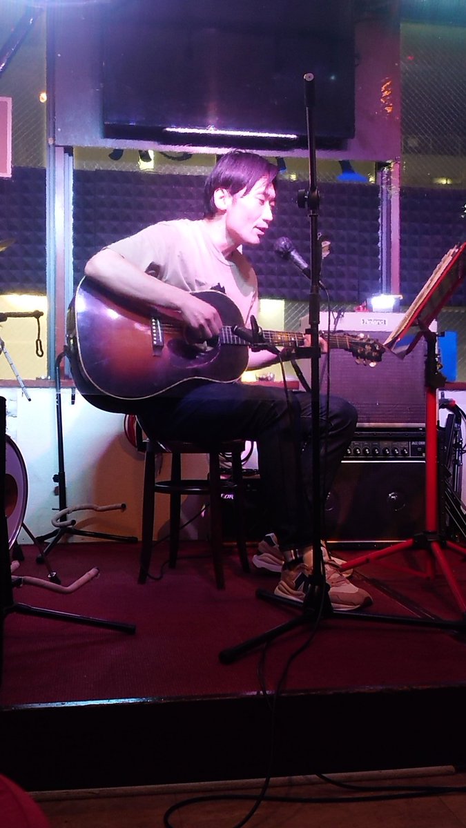 con_turibito's tweet photo. 9/16(金)ひろゆきナイト

久し振りにアコースティックライブ観に行ってました。

箱とはまた違う落ち着いた雰囲気でのライブ、結構好きなんですよねー。

#わたなべひろゆき
#ひろゆきナイト
#奈良pick https://t.co/1X02ejB54K