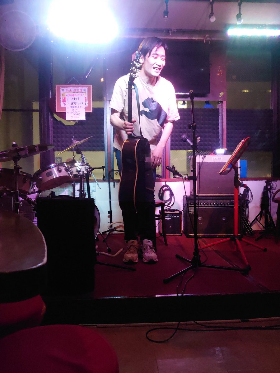 con_turibito's tweet photo. 9/16(金)ひろゆきナイト

久し振りにアコースティックライブ観に行ってました。

箱とはまた違う落ち着いた雰囲気でのライブ、結構好きなんですよねー。

#わたなべひろゆき
#ひろゆきナイト
#奈良pick https://t.co/1X02ejB54K