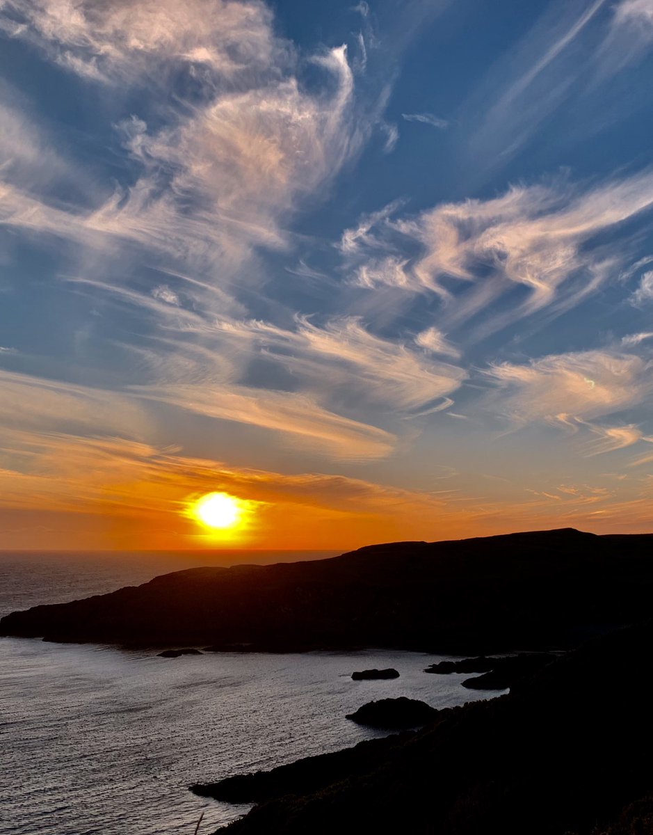 Hospice_Poet's tweet photo. Bolton Hospice 30 for 30 years - Haiku
#30For30Years #18 for @boltonhospice #Haiku #grief #CreativeWellbeing #HospicePoet
The end of the day
Sunsets herald tomorrow
Another journey https://t.co/8ZxKlJipK0