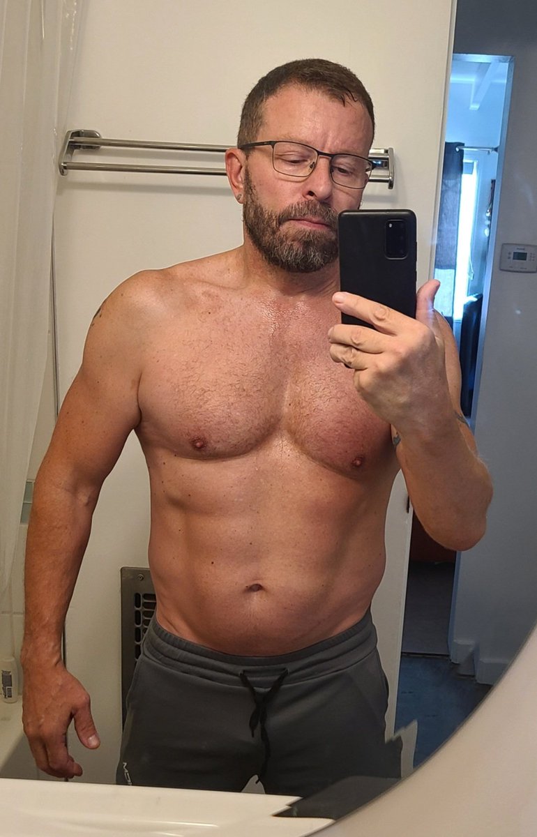 DougDangerfield's tweet photo. September 8, 2022 - had a great leg workout today, can you tell?? 💪 😜 @hairy_calvin @daniel_need @ItalianFkr @Cayden_August @alex_tikas @BeauButlerXXX @DaddyJackAndy @RyanSebastianX @OtterJoshxxx @BrentCorrigan @SeanHunterXXX @RayDaltonXXX @Sean_Cody_Com @DrewSebastianX https://t.co/YhlYRxVBYx
