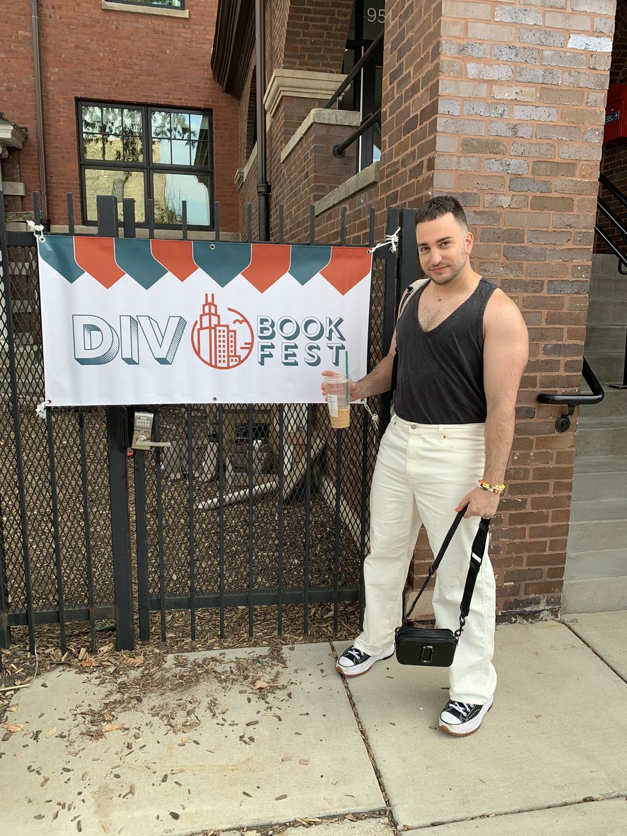 DivBookFest's tweet photo. We felt so lucky to some amazing middle grade and young adult authors join us yesterday for #DivBookFest in Chicago! https://t.co/Knbg2AntD9

#RepresentationMatters #weneeddiversebooks https://t.co/M2fBaNuLqr