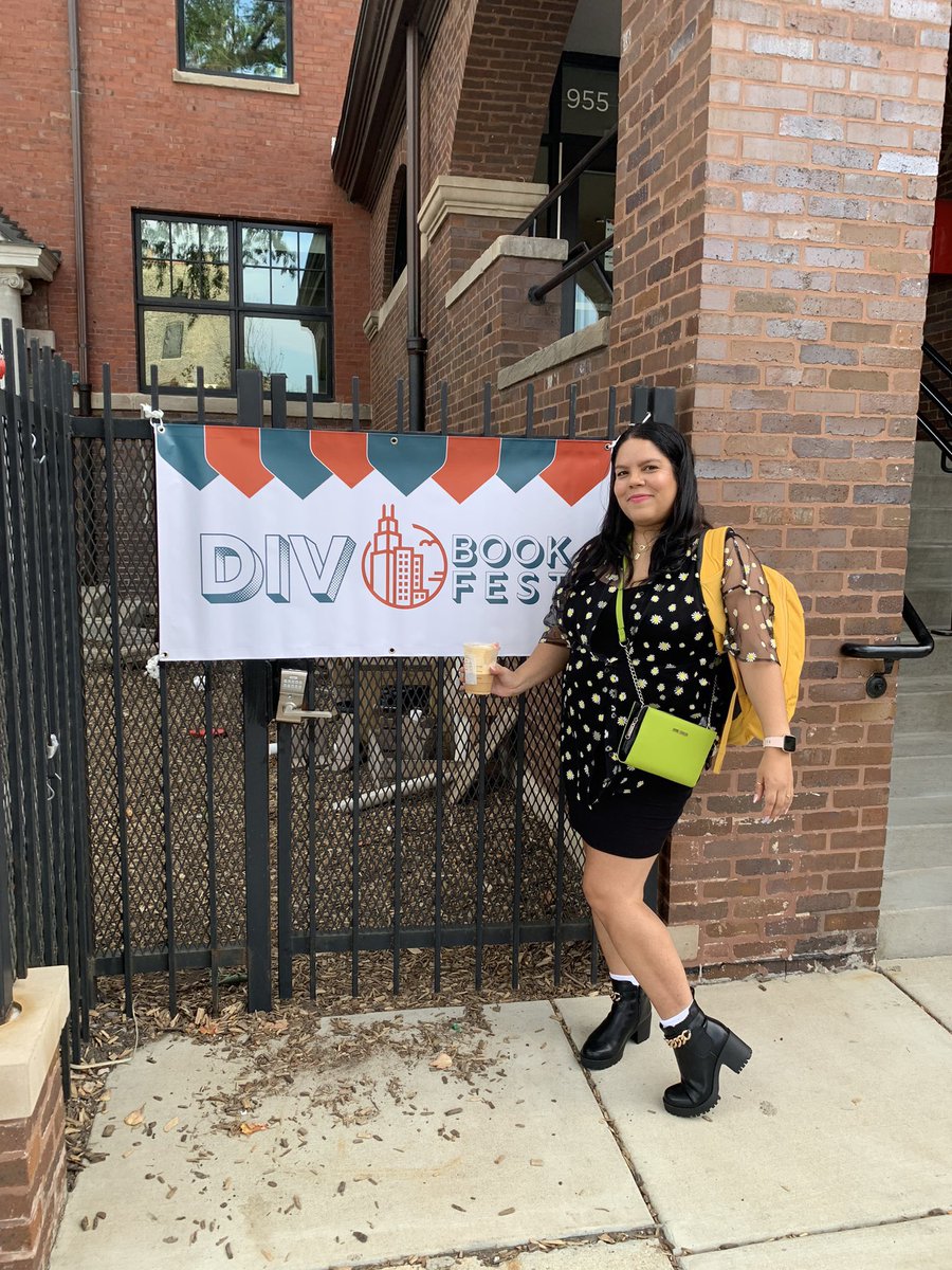 DivBookFest's tweet photo. We felt so lucky to some amazing middle grade and young adult authors join us yesterday for #DivBookFest in Chicago! https://t.co/Knbg2AntD9

#RepresentationMatters #weneeddiversebooks https://t.co/M2fBaNuLqr