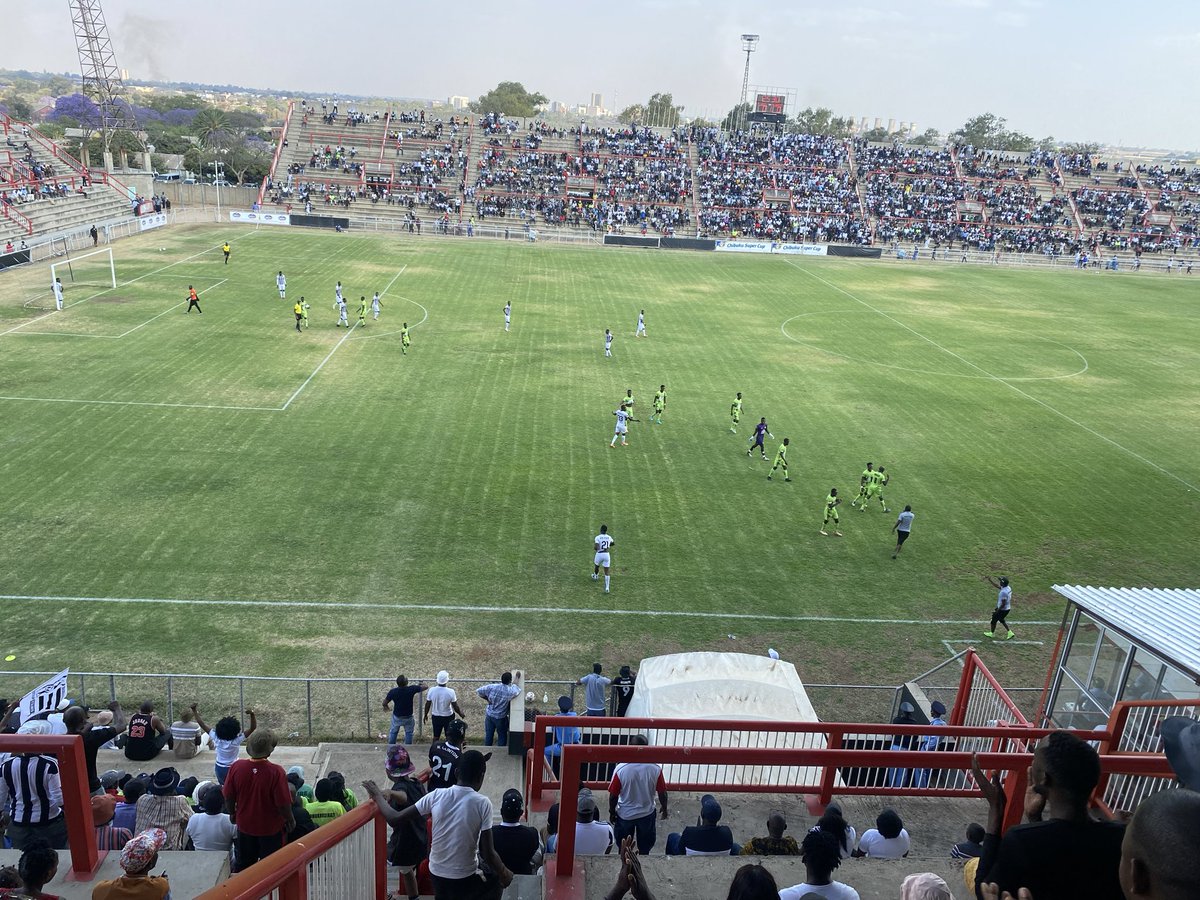 Poor officiating at BF @HIGHLANDERSFC@BULAWAYOCHIEFS@ZIFA.