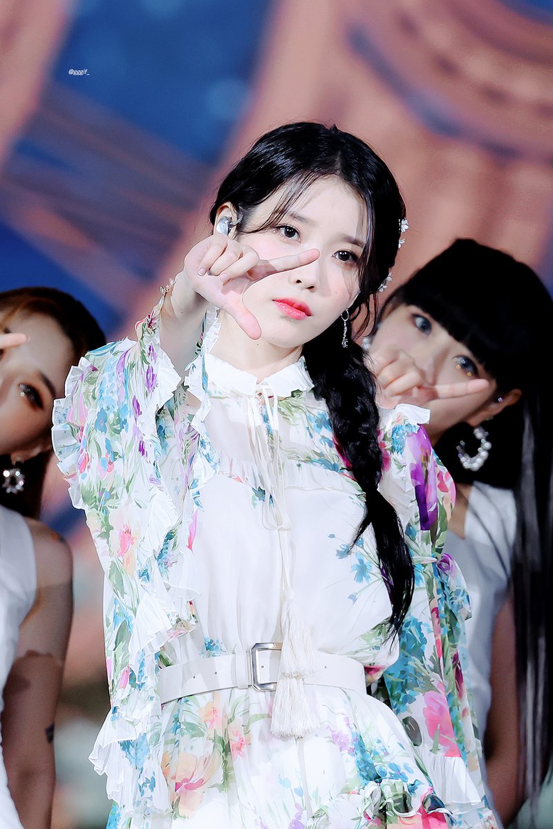 gggif_'s tweet photo. 220918 아이유 참 좋다,,❣ #아이유 https://t.co/jVGEOhIUP1