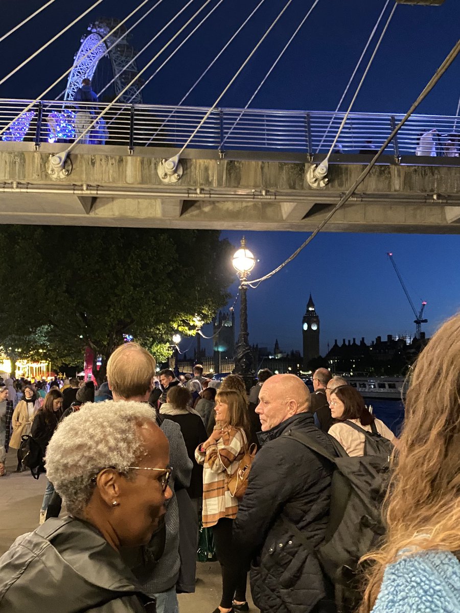 MichelleSankey5's tweet photo. I went to pay my respects to the Queen yesterday. A totally wonderful day, with like-minded people all coming together for one very special moment… A day I’ll remember forever 💕#thequeue #theelizabethline https://t.co/GuBUuTP2Ci