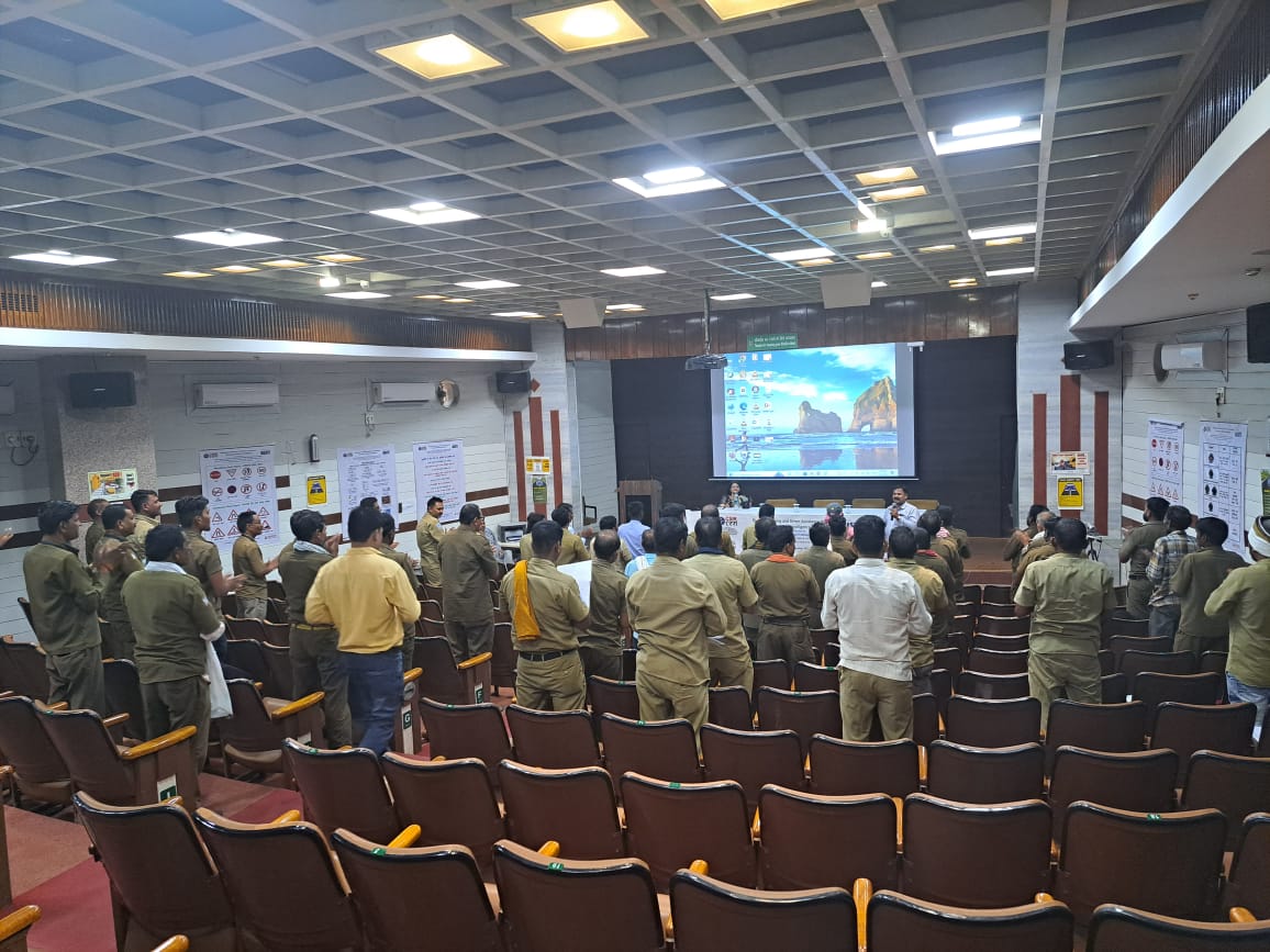 inai_ai's tweet photo. Project iRASTE successfully concluded the 2nd session of the driver training series “Defensive Driving &amp; Driver Assistance through AI”. Covered 400 drivers over 6 days. Greyspots module is the new addition. @ngpnmc @iiit_hyderabad @IntelIndia @MahindraRise @CSIRCRRI @IHUB_Data https://t.co/hhjI2WPHAQ