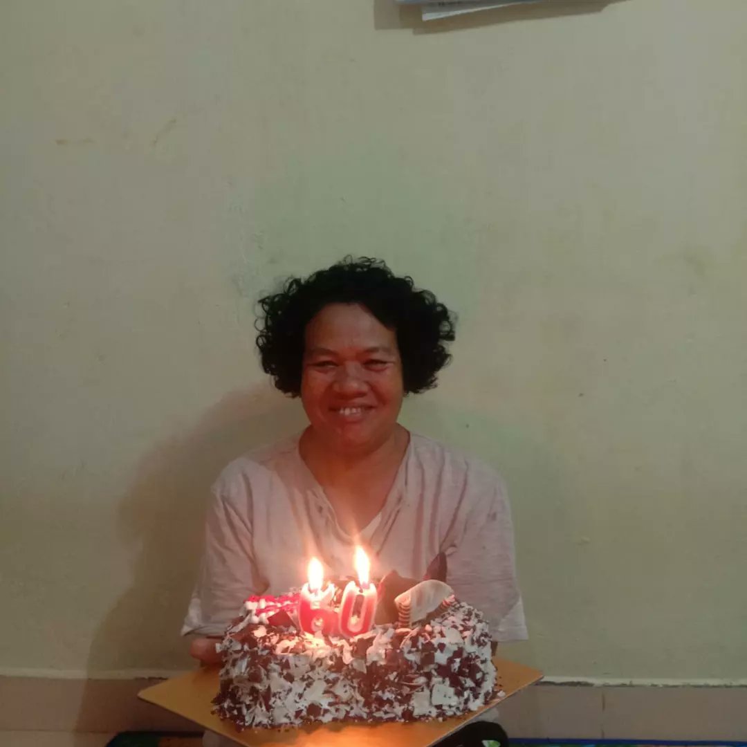 JonsonH9's tweet photo. Ulang Tahun Mama https://t.co/kS79yxrorZ