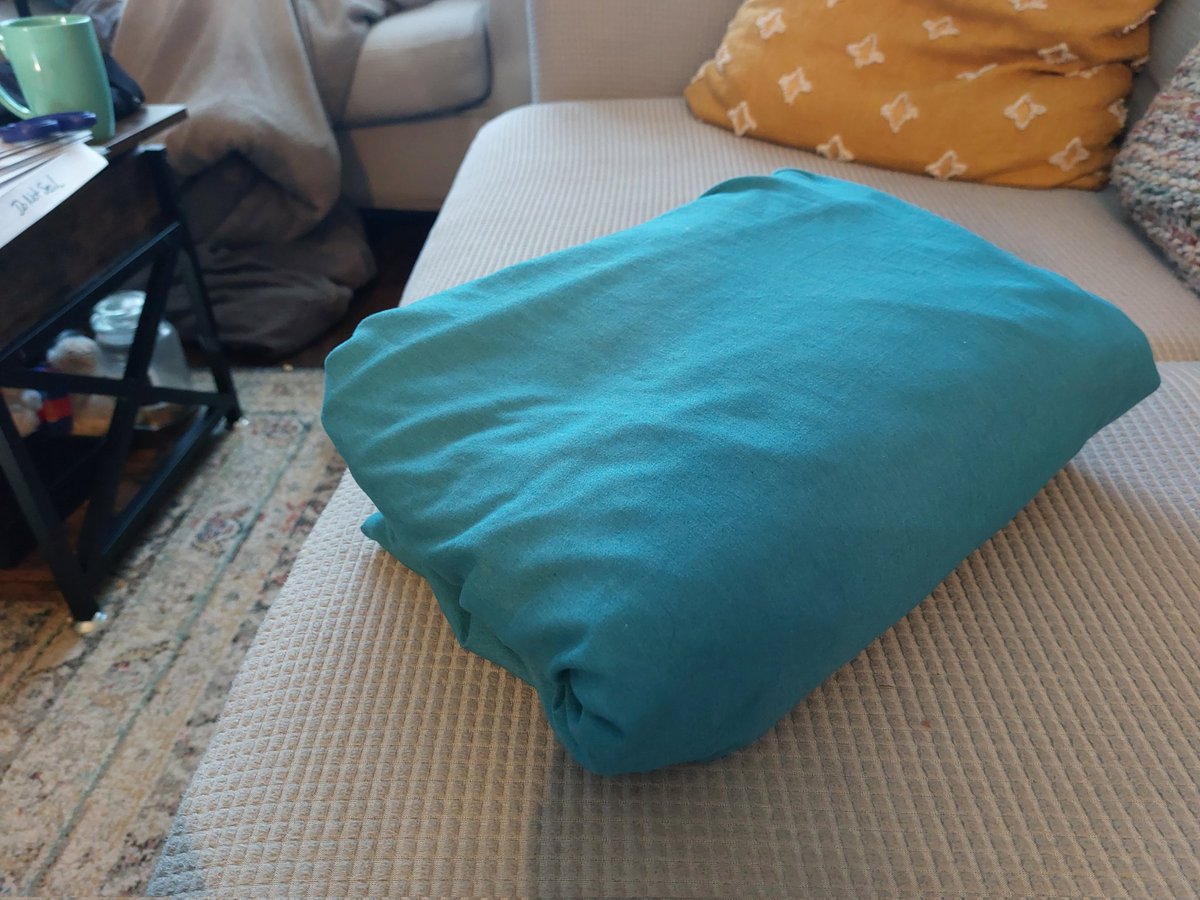 Let's celebrate those of us who learn new things later in life...
My friend: "I am getting my masters" Me: "I learned to fold a fitted sheet" #lifelonglearning