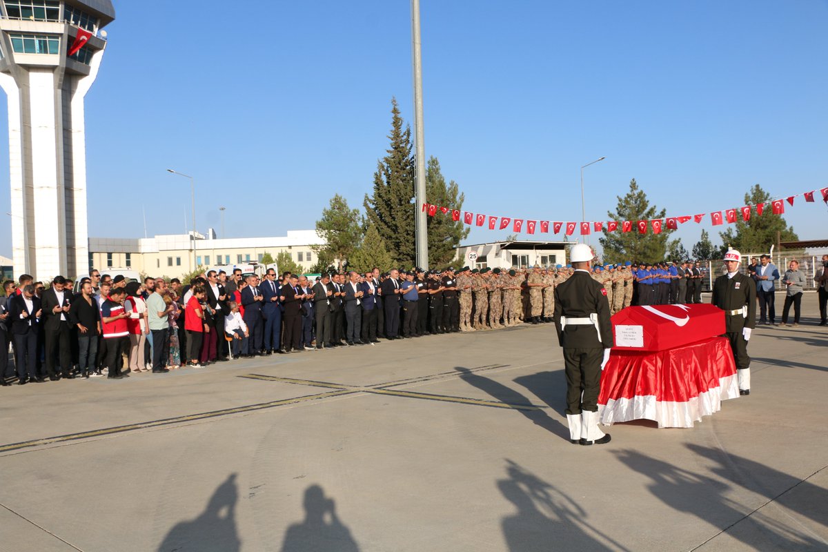 Şehidimizi Memleketine Uğurladık
aile.gov.tr/sanliurfa <a href="/deryayanikashb/">Derya Yanık</a> <a href="/valisalihayhan/">Salih AYHAN</a> @hasanbilici63 <a href="/ashb_sehitgazi/">Şehit Yakınları ve Gaziler Genel Müdürlüğü</a> <a href="/tcailesosyal/">T.C. Aile ve Sosyal Hizmetler Bakanlığı</a>