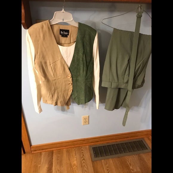 greencouchlazy's tweet photo. So good I had to share! Check out all the items I'm loving on @Poshmarkapp #poshmark #fashion #style #shopmycloset #gianibernini #erinlondon #petitesophisticate: https://t.co/i2L0KeUWIb https://t.co/SqmnqaRxUJ