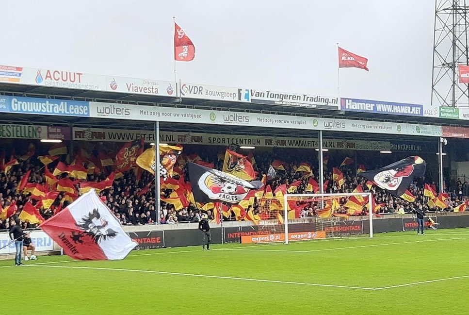 kowet_deventer's tweet photo. De overwinning vier je samen met de supporters ! #kowet #gaeemm ๐ธ Henny Meyerink https://t.co/hOrKdnIXlg