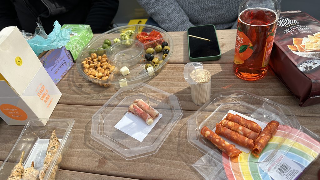 outinbrum tweet media