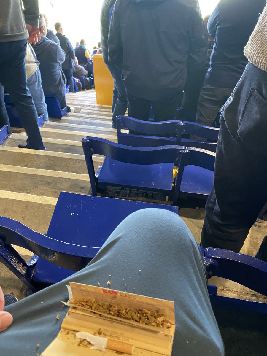 Anthonyearley12's tweet photo. Paid my respects to the queen today at goodison in the best way… 70th min polly one in the main stand bogs ����🤣 https://t.co/JUn7Ah9pmS