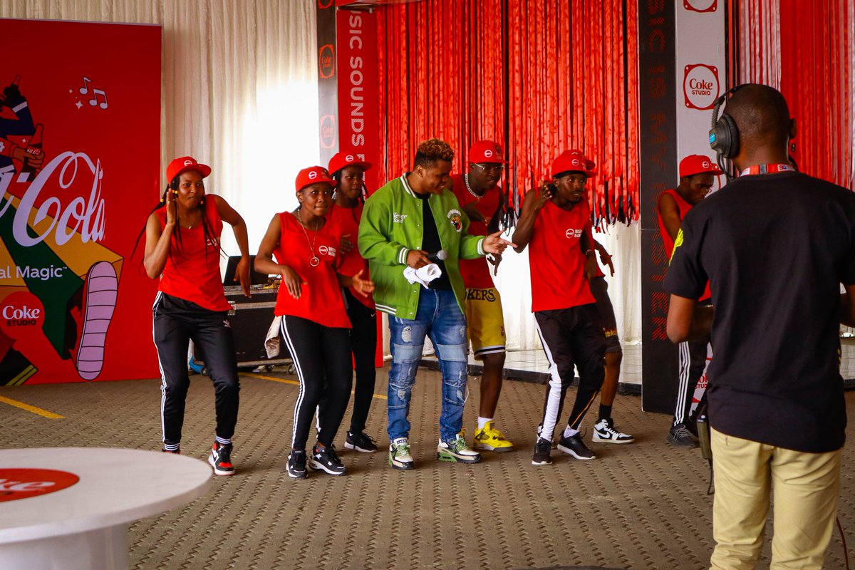 The6Sixth_'s tweet photo. On Saturday i directed a bad ass show courtesy of @CocaCola at the Greenspan Mall in the 254's capital produced by @purity_nelima 
I definately had the best time of my life. 
Oh and just like i always say, THIS IS VISUAL INTELLIGENCE. 
CC @ayoofilms @Joedebestt @Claudianaisabwa https://t.co/aTXlSMefZu
