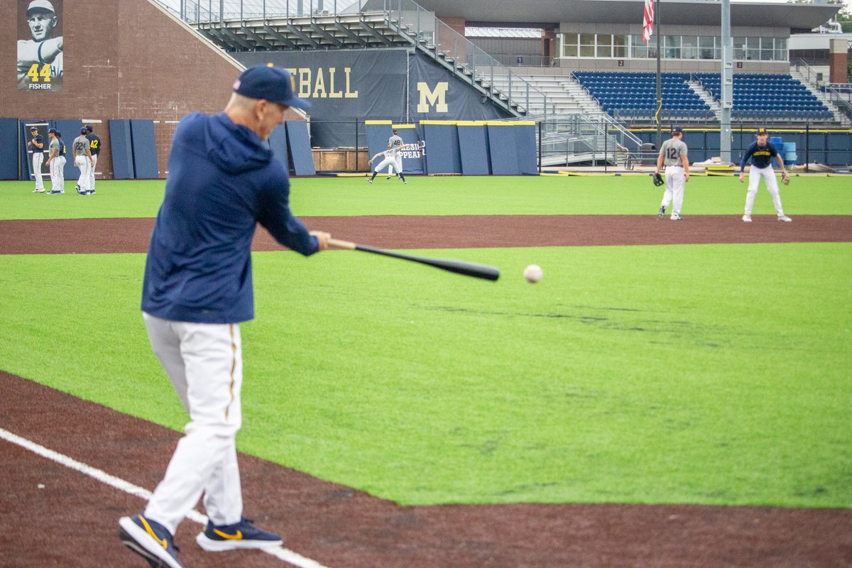 umichbaseball tweet picture