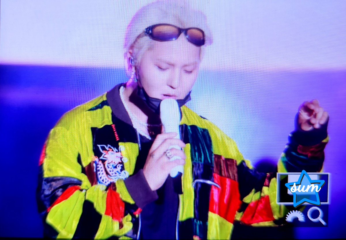 winner_mino93's tweet photo. 220918 힙합 플레이야 페스티벌 2022
💙

#송민호 #MINO https://t.co/4ZPgo4qECj