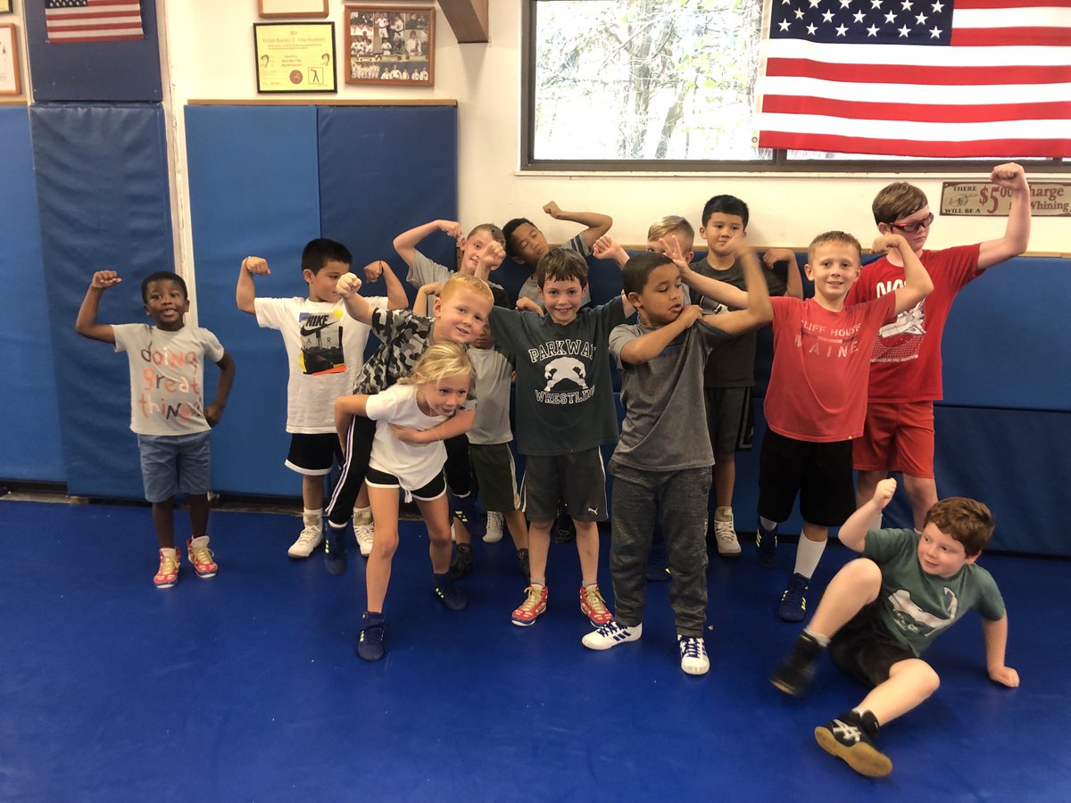 1635Wrestling's tweet photo. Summer over. Back on the mat! 

Parkway running two morning sessions in Dedham this fall. 

Tons of practices in Canton at American Grit, 6 days a week. 

Free practices in Cambridge thru Beat the Streets. 

Lots of nearby opportunities for Boston kids to get on the mat!!! https://t.co/pgTKBTjd5P