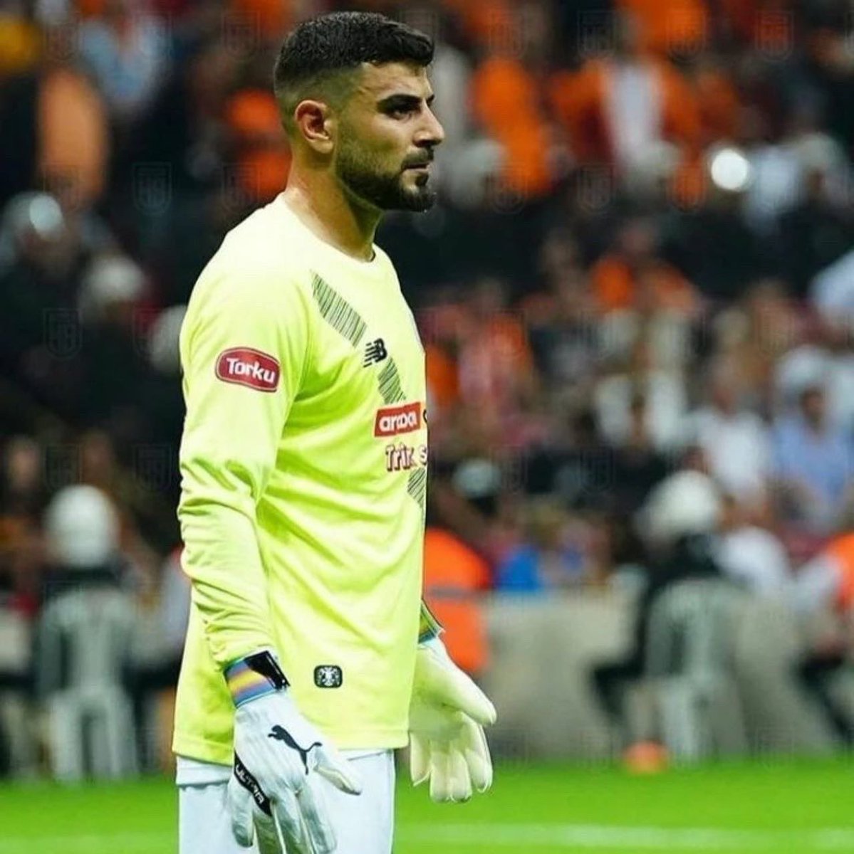 Büyük Konyaspor taraftarımız için başımız dik bir şekilde savaşıp yolumuza devam edeceğiz! 💚🤍

Head up and go again! 🛡💪🏽