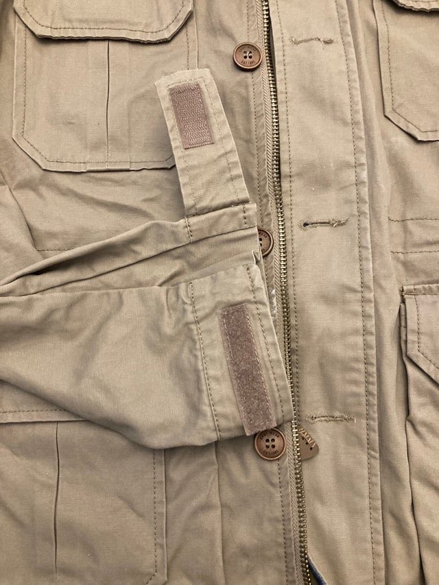 inigosde's tweet photo. Vendo "Chaquetón sport" en #wallapop https://t.co/OFT1Nxu1i0 https://t.co/2loDA6CQVa