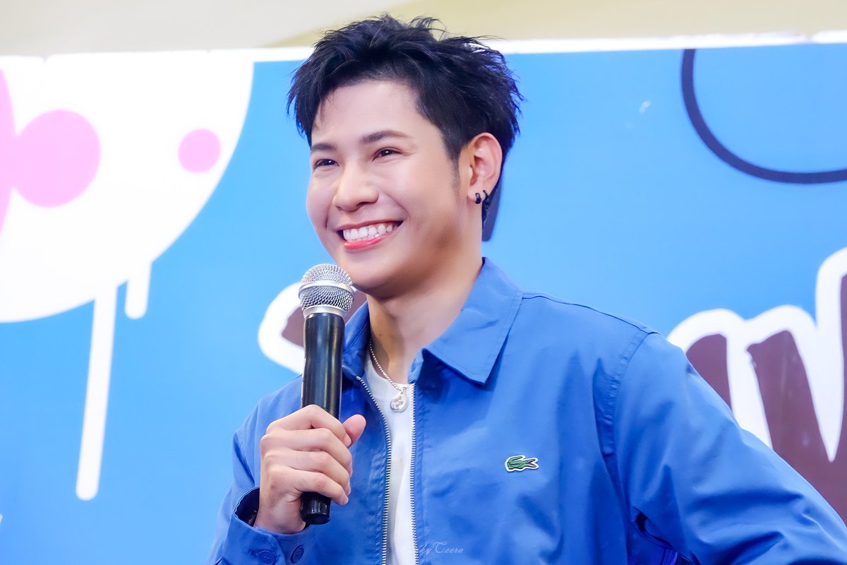 LAky2211's tweet photo. [220903] Singto Anywhere Anytime
#DEVYANYWHEREANYTIME 
#DevyxSingto
#SingtoPrachaya
#สมุนจ้าวป่า https://t.co/W8oZmQeZdL