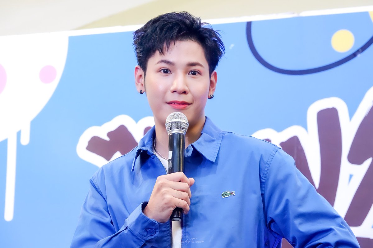 LAky2211's tweet photo. [220903] Singto Anywhere Anytime
#DEVYANYWHEREANYTIME 
#DevyxSingto
#SingtoPrachaya
#สมุนจ้าวป่า https://t.co/W8oZmQeZdL