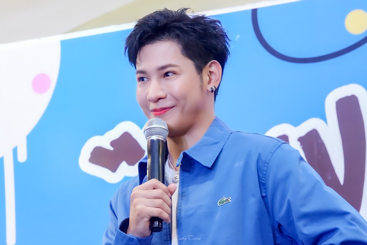 LAky2211's tweet photo. [220903] Singto Anywhere Anytime
#DEVYANYWHEREANYTIME 
#DevyxSingto
#SingtoPrachaya
#สมุนจ้าวป่า https://t.co/W8oZmQeZdL