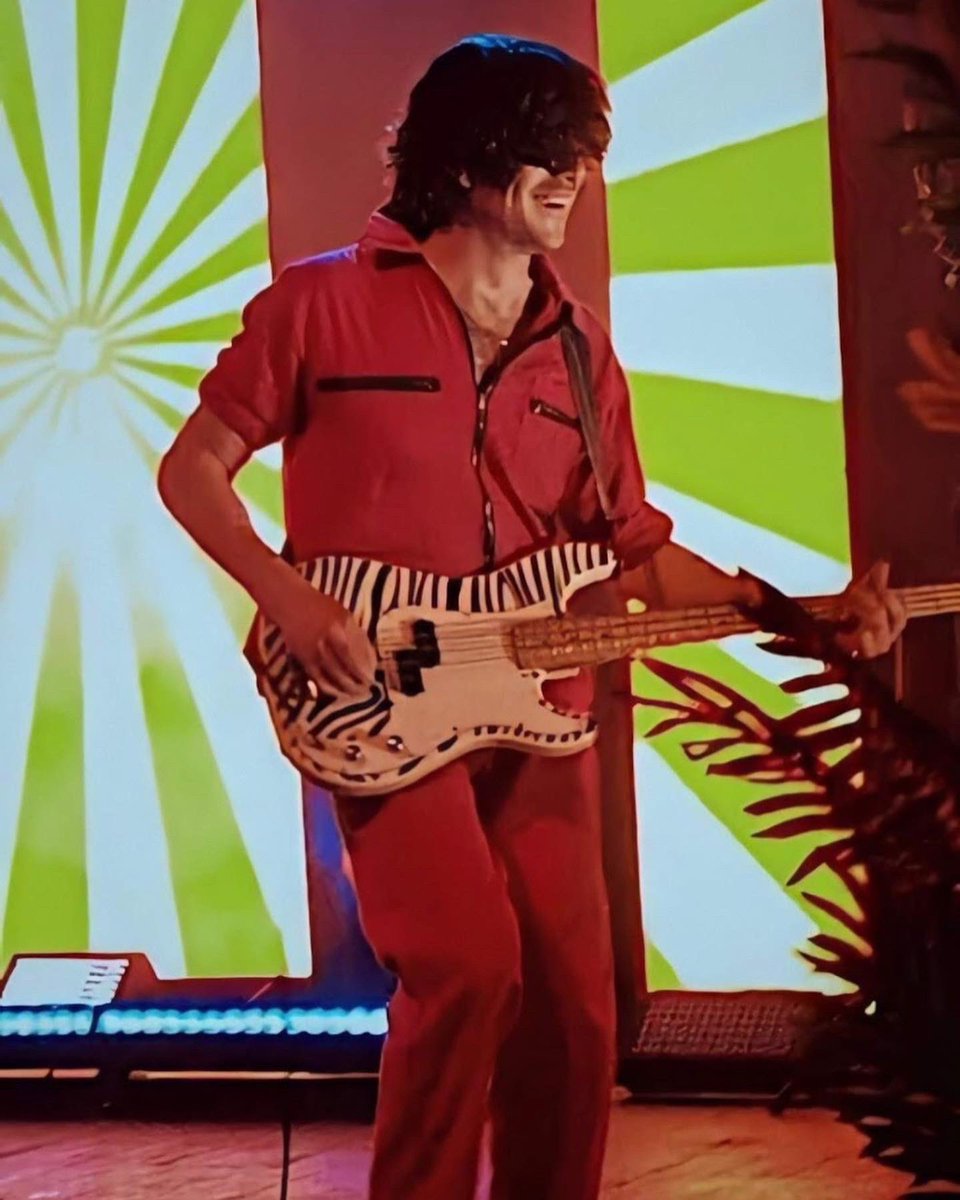 andrewthpancake's tweet photo. Wishing a very happy birthday to Simon today! Have a great day! 🎂❤️
#MGMT
#simondoom https://t.co/KZ2SpGTOLu