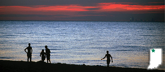 52WeeksOfFun's tweet photo. Sunset Sunday features a spectacular sunset at the Indiana Dunes in Indiana. For more information and activities at the Indiana Dunes, visit https://t.co/NpTSN84AzR. https://t.co/wBYe5cfKib