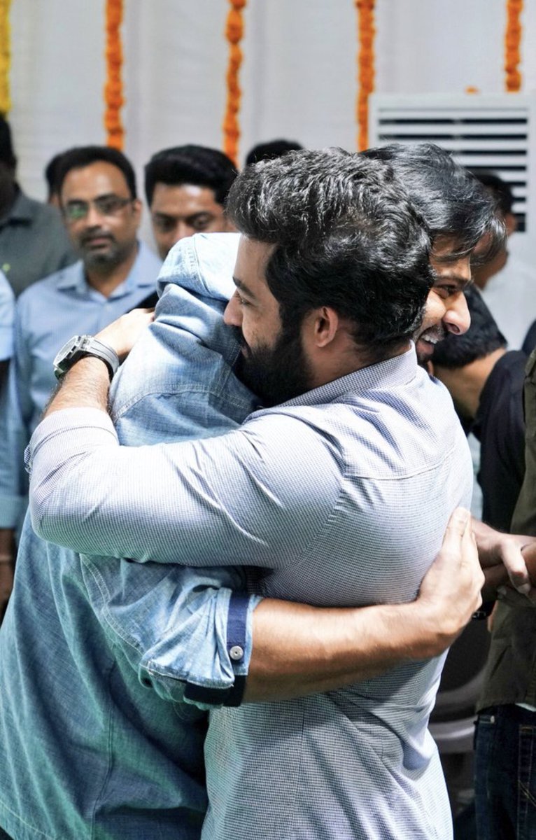 yashprabhas123's tweet photo. All The Best Anna @tarak9999 ❤️

U Deserve It 😻🤞

Sending All The Love &amp; Best Wishes From Darling Fans ❤️‍🩹

#Prabhas #NTRForOscars https://t.co/SyLy7Bja3b