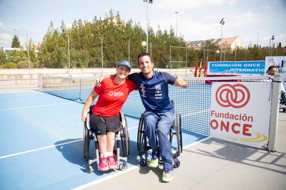 AytoRivas's tweet photo. 🥇 Enhorabuena a @lolaochoaribes y @kike_siscar, ganadores hoy del séptimo Open Internacional @Fundacion_ONCE Ciudad de Rivas de tenis en silla de ruedas. Durante cuatro días hemos vuelto a disfrutar de este estupendo torneo, que ha reunido a 31 jugadores de nueve países: https://t.co/wnLihrskkZ