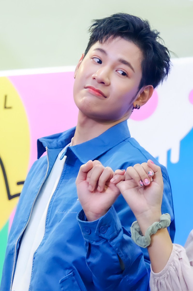 LAky2211's tweet photo. [220903] Singto Anywhere Anytime
#DEVYANYWHEREANYTIME 
#DevyxSingto
#SingtoPrachaya
#สมุนจ้าวป่า https://t.co/iW3iZXgeUy