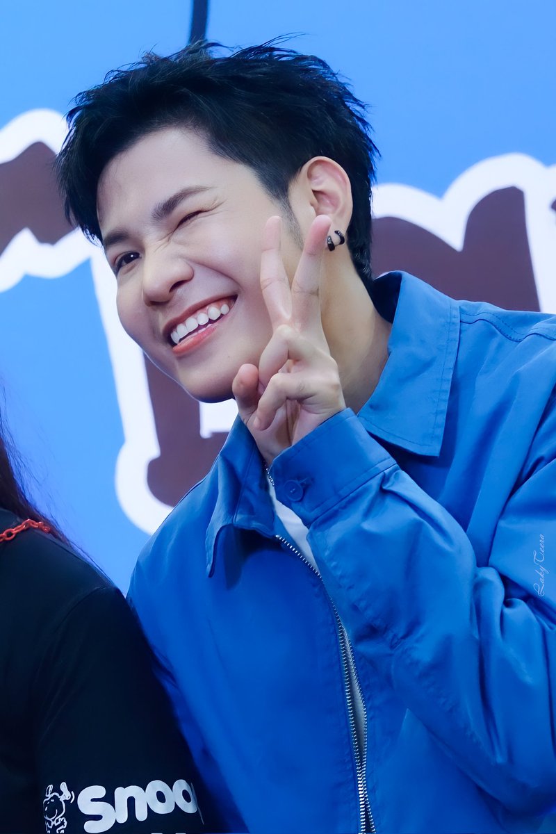 LAky2211's tweet photo. [220903] Singto Anywhere Anytime
#DEVYANYWHEREANYTIME 
#DevyxSingto
#SingtoPrachaya
#สมุนจ้าวป่า https://t.co/AltvamqR7W