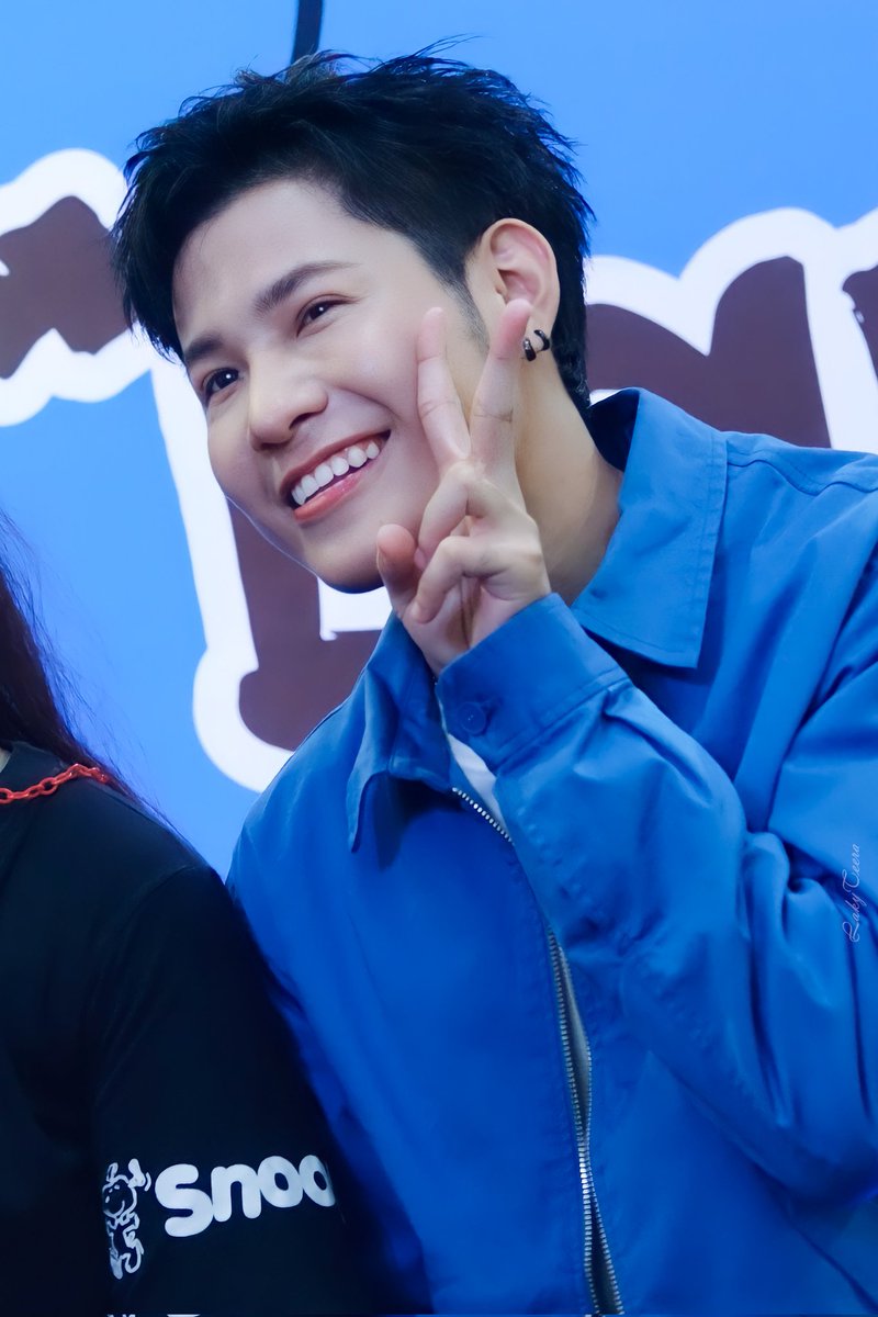 LAky2211's tweet photo. [220903] Singto Anywhere Anytime
#DEVYANYWHEREANYTIME 
#DevyxSingto
#SingtoPrachaya
#สมุนจ้าวป่า https://t.co/AltvamqR7W