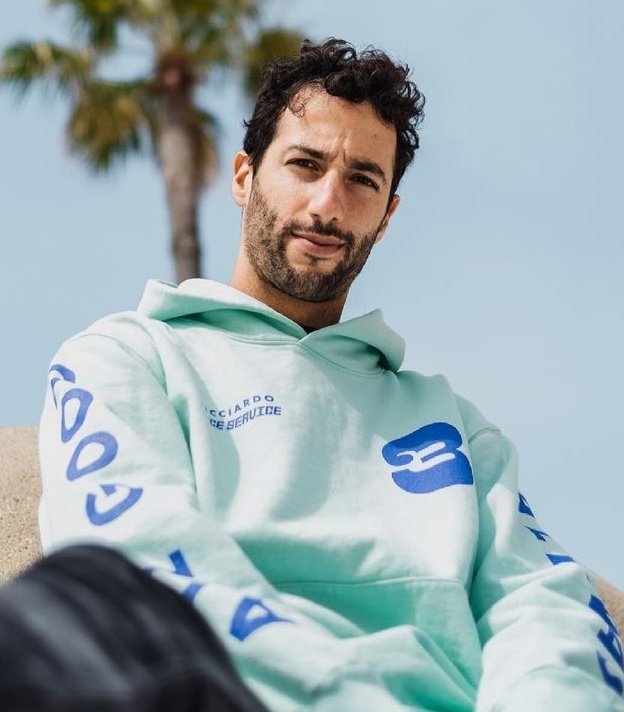 chilli_operator's tweet photo. This is                                       This is 
Daniel Ricciardo                      Danny Ric https://t.co/W18HItPTX2