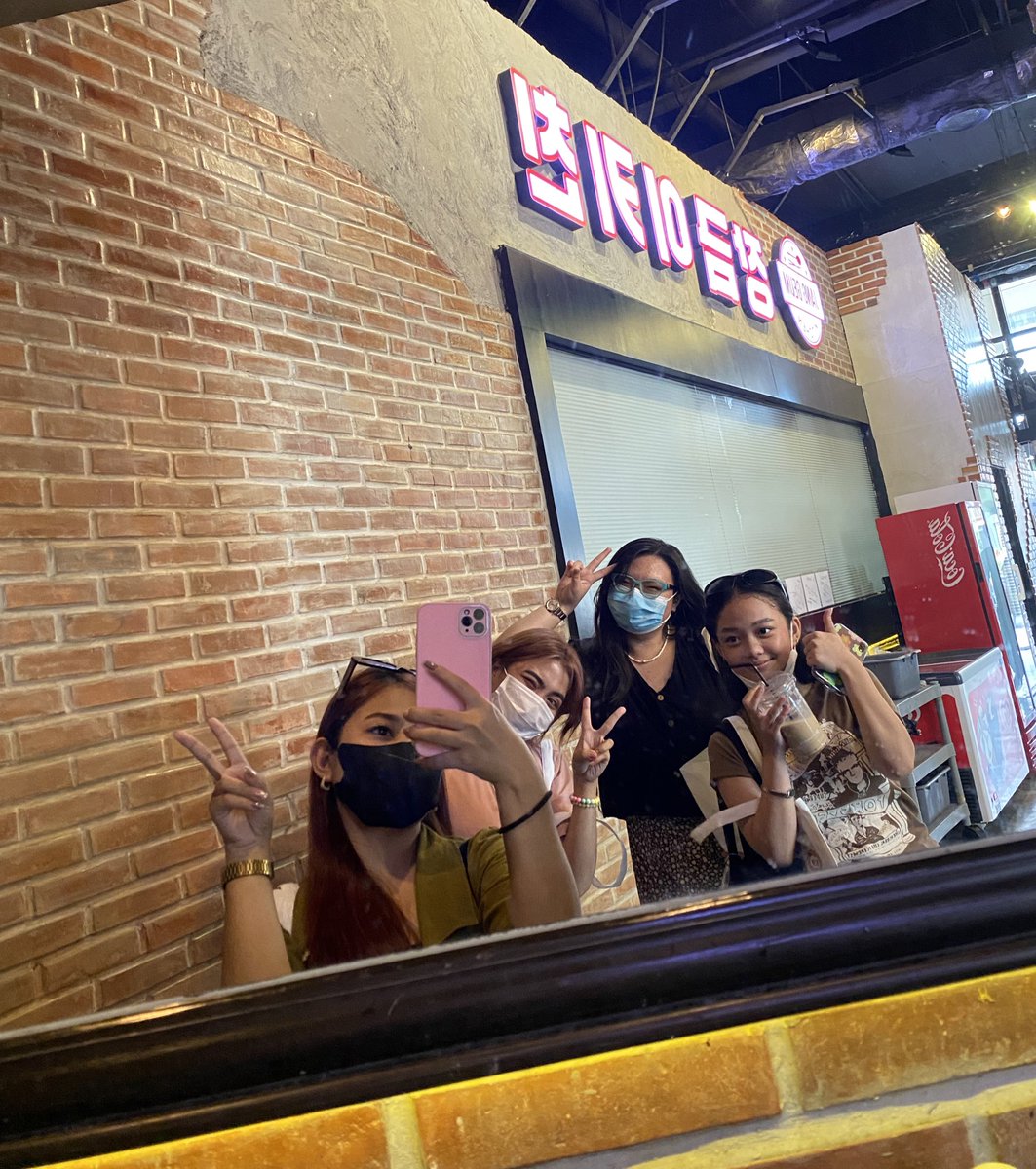 treasureuharu's tweet photo. SVT _World CSE by @seventeenphil @CaratLandPH thank you for this event 🥰🤍

#SectorPH #SectorMNL @pledis_17 https://t.co/D9OG2pUt3q
